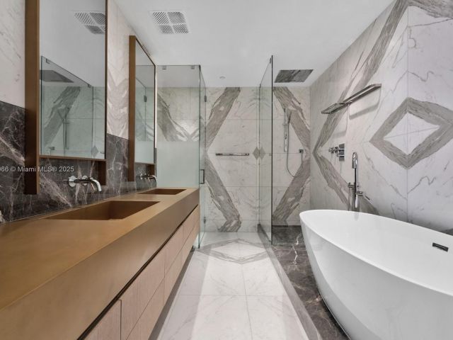 Apartment for sale  Unit #2701 - photo 6301110