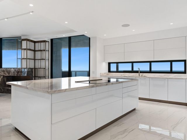 Apartment for sale  Unit #2701 - photo 6301118