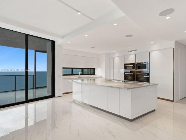 Apartment for sale  Unit #2701 - photo 6301119