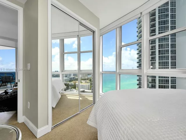 2-bedroom condo for sale in Sunny Isles Beach - 18201 Collins Ave 4009A - MondialRealty