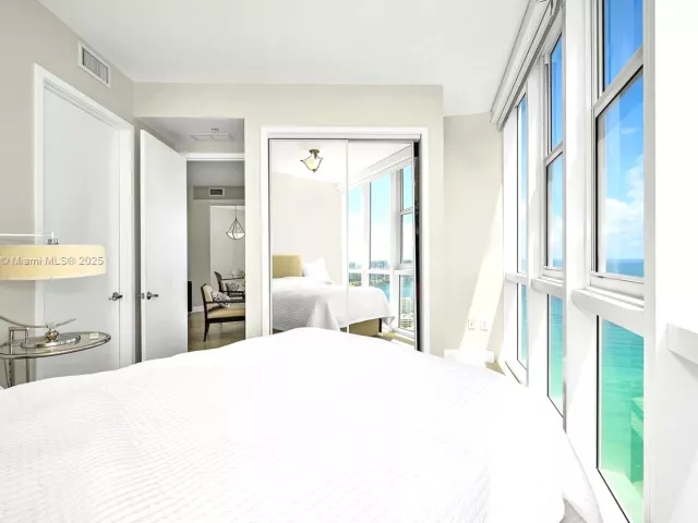 2-bedroom condo for sale in Sunny Isles Beach - 18201 Collins Ave 4009A - MondialRealty