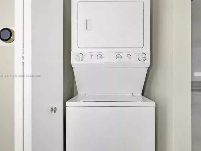 2-bedroom condo for sale in Sunny Isles Beach - 18201 Collins Ave 4009A - MondialRealty