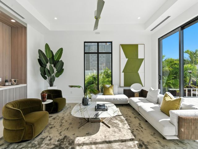 Home for sale at 700 NE 29th Place - photo 6317916