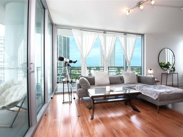 Apartment for sale  Unit #2113 - photo 6303388