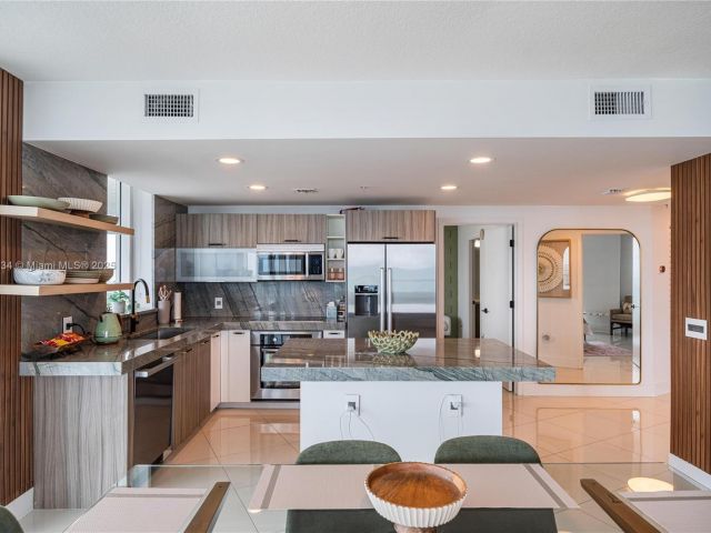 Apartment for rent  Unit #1502 - photo 7038694