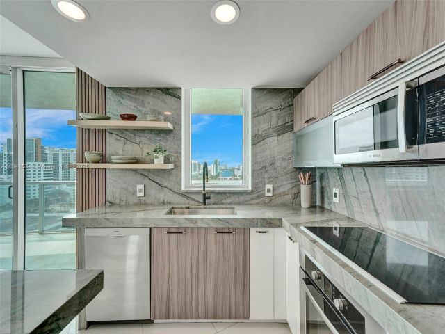 Apartment for rent  Unit #1502 - photo 7038696