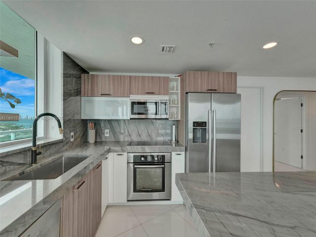 Apartment for rent  Unit #1502 - photo 7038697