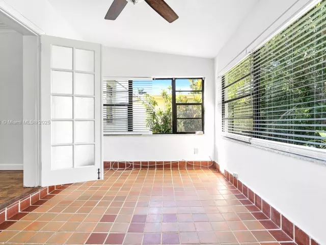 3-bedroom home for rent in Surfside - 8826 Emerson Ave - MondialRealty