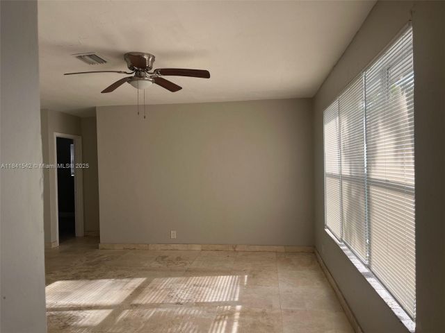 3-bedroom home for sale in Hollywood - 1450 N 64th Ave - MondialRealty