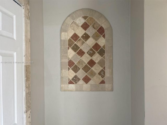 3-bedroom home for sale in Hollywood - 1450 N 64th Ave - MondialRealty