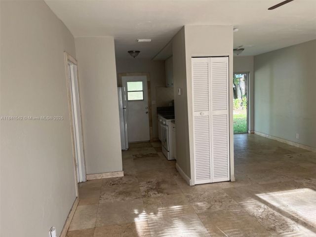 3-bedroom home for sale in Hollywood - 1450 N 64th Ave - MondialRealty