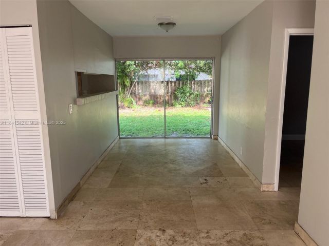 3-bedroom home for sale in Hollywood - 1450 N 64th Ave - MondialRealty