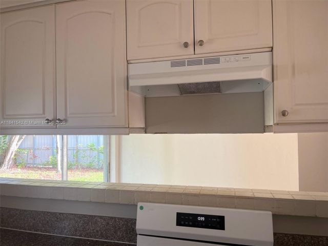 3-bedroom home for sale in Hollywood - 1450 N 64th Ave - MondialRealty