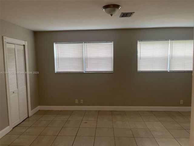 3-bedroom home for sale in Hollywood - 1450 N 64th Ave - MondialRealty