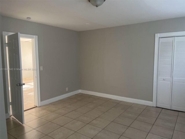3-bedroom home for sale in Hollywood - 1450 N 64th Ave - MondialRealty