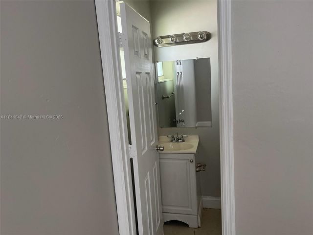 3-bedroom home for sale in Hollywood - 1450 N 64th Ave - MondialRealty