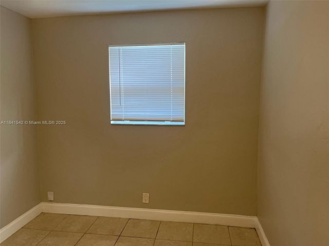 3-bedroom home for sale in Hollywood - 1450 N 64th Ave - MondialRealty