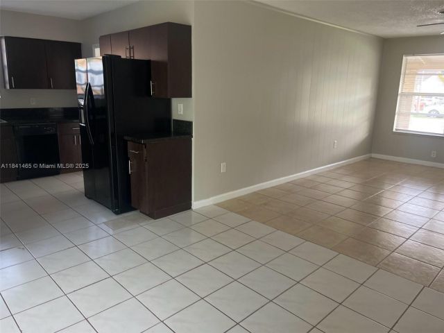 3-bedroom home for sale in Hollywood - 7420 N Farragut St - MondialRealty