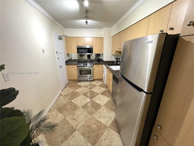 Apartment for rent  Unit #912 - photo 7431204