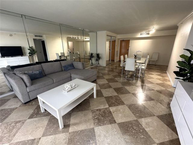 Apartment for rent  Unit #912 - photo 7431205