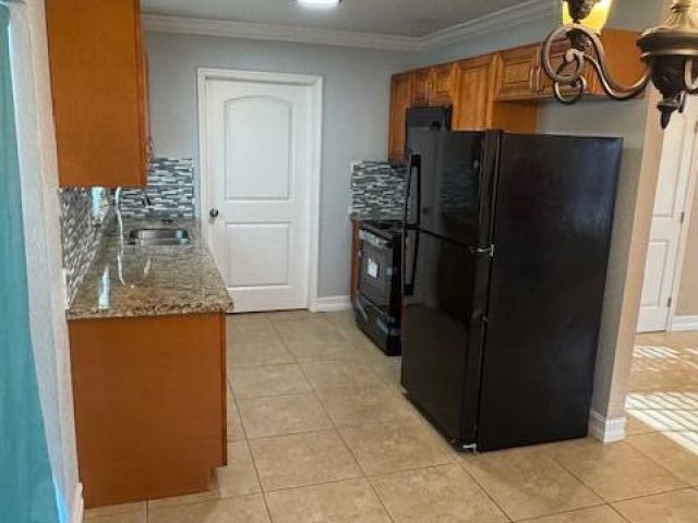 Home for rent at 608 SW 8th Court - photo 6315865