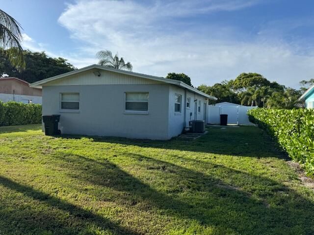 Home for rent at 608 SW 8th Court - photo 6315878