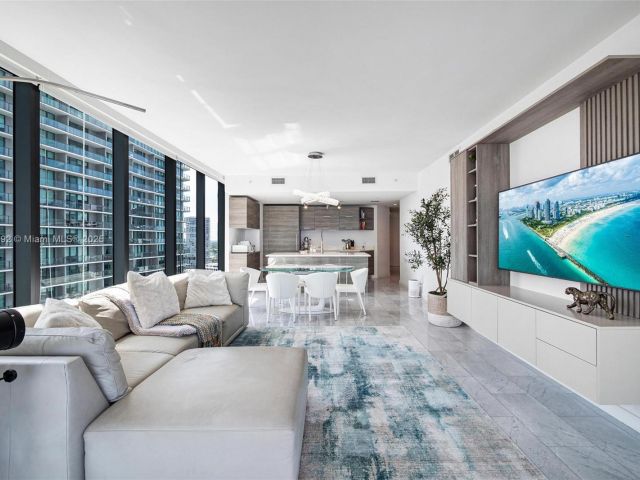 Apartment for sale  Unit #2101 - photo 7169730