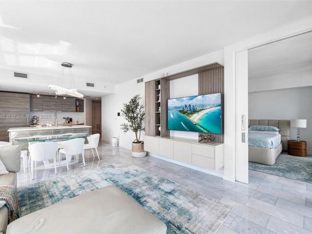 Apartment for sale  Unit #2101 - photo 7169731