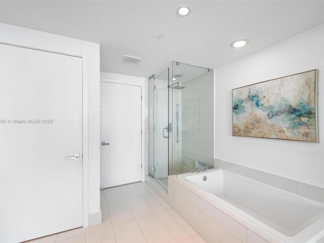 Apartment for sale  Unit #2101 - photo 7169732