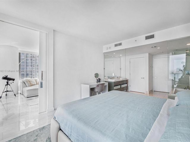 Apartment for sale  Unit #2101 - photo 7169738