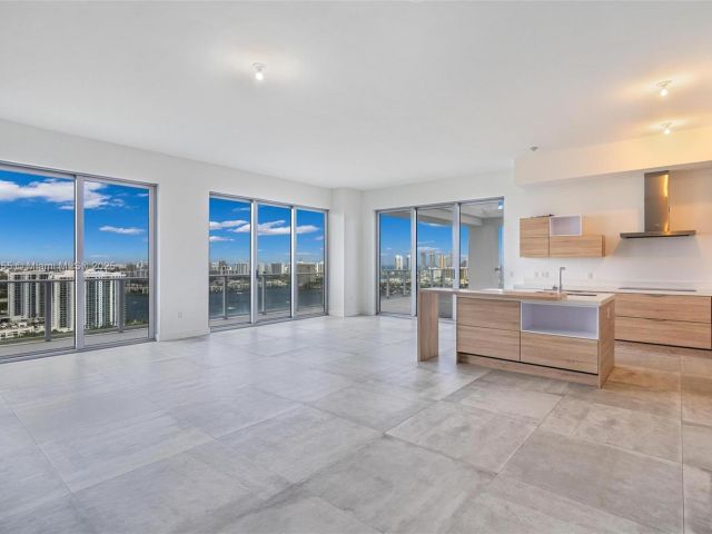 Apartment for rent  Unit #4 - photo 6783520