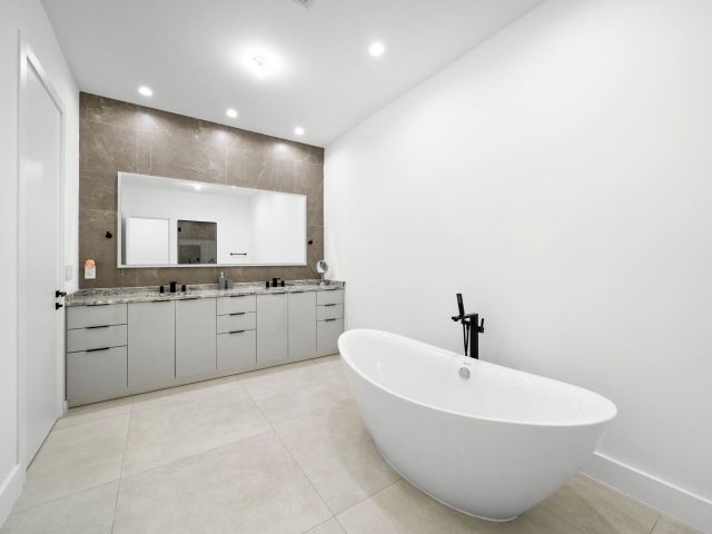 Home for sale at 1629 NE 4th Place - photo 6306485