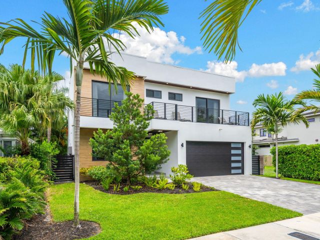 Home for sale at 1629 NE 4th Place - photo 6306488