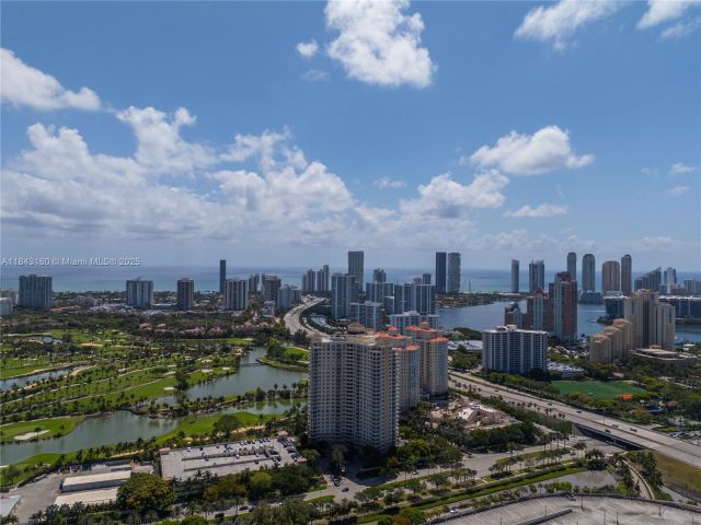 1-bedroom condo for sale in Aventura - 19501 W Country Club Dr 2106 - MondialRealty