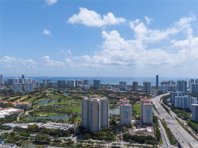 1-bedroom condo for sale in Aventura - 19501 W Country Club Dr 2106 - MondialRealty