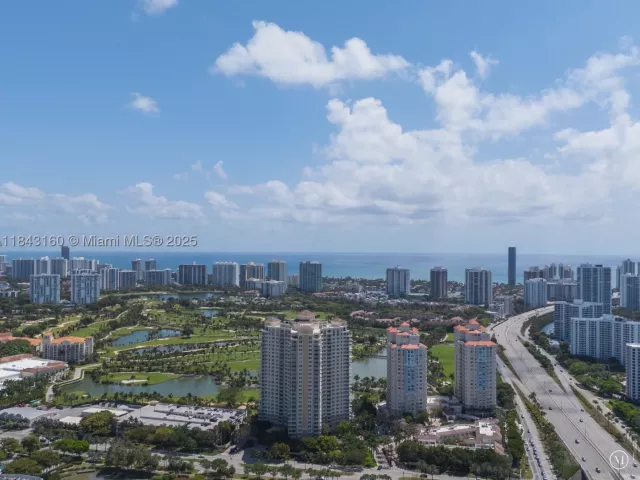 1-bedroom condo for sale in Aventura - 19501 W Country Club Dr 2106 - MondialRealty