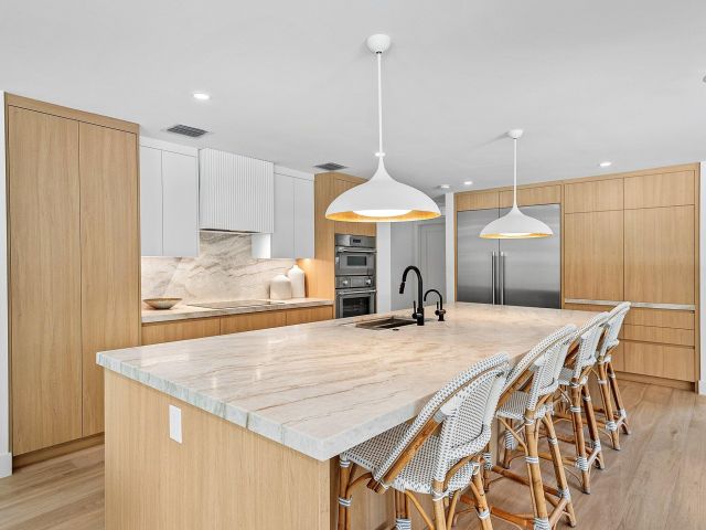 Home for sale at 400 Kings Lynn - photo 6315595