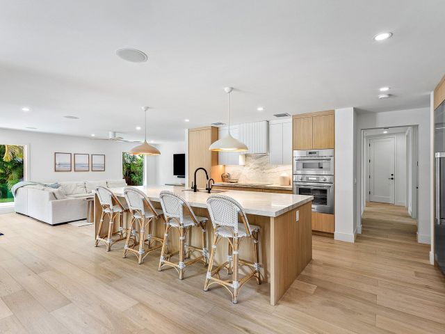 Home for sale at 400 Kings Lynn - photo 6315596