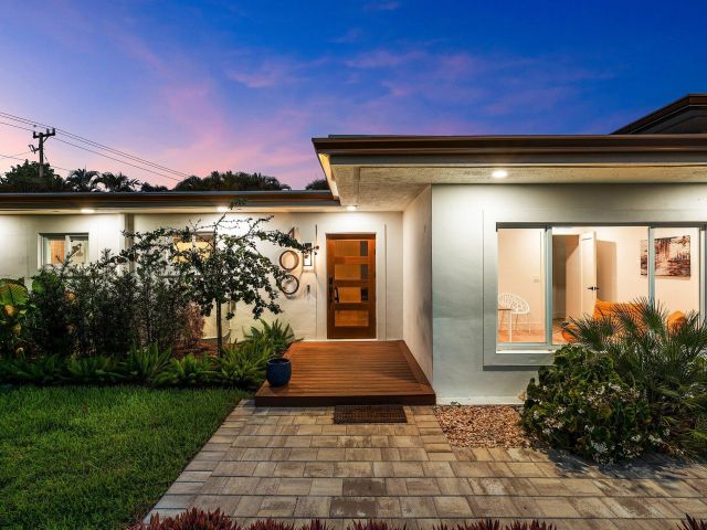 Home for sale at 400 Kings Lynn - photo 6315602