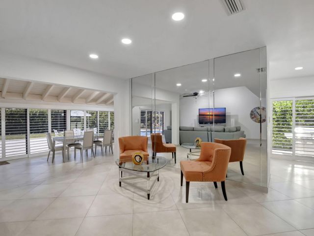 Home for rent at 902 Foxpointe Circle - photo 6315688