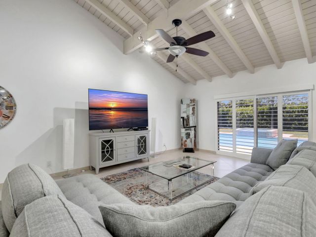 Home for rent at 902 Foxpointe Circle - photo 6315690