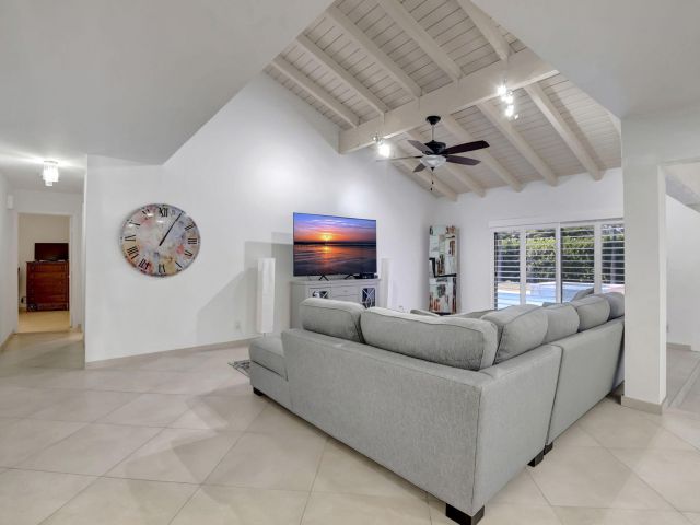 Home for rent at 902 Foxpointe Circle - photo 6315691