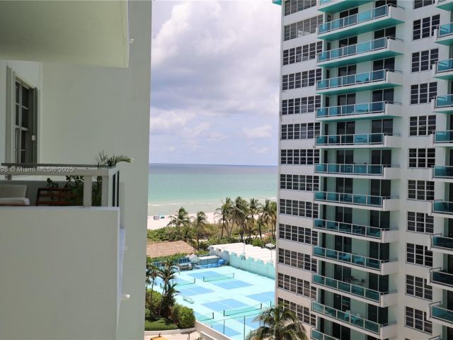 1-bedroom condo for rent in Miami Beach - 5151 Collins Ave 927 - MondialRealty