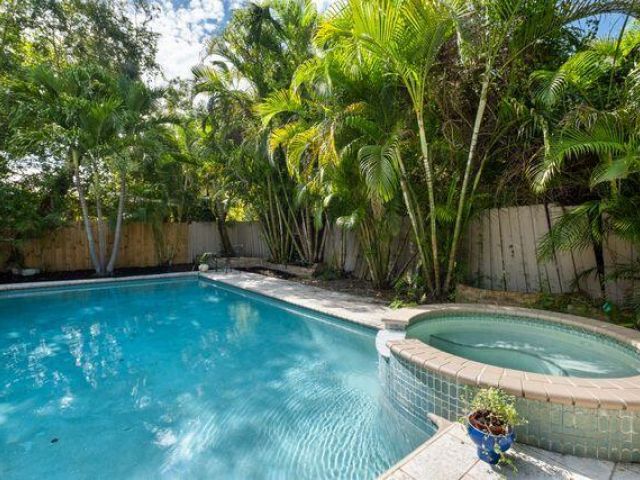 Home for sale at 322 Valencia Road - photo 6312376