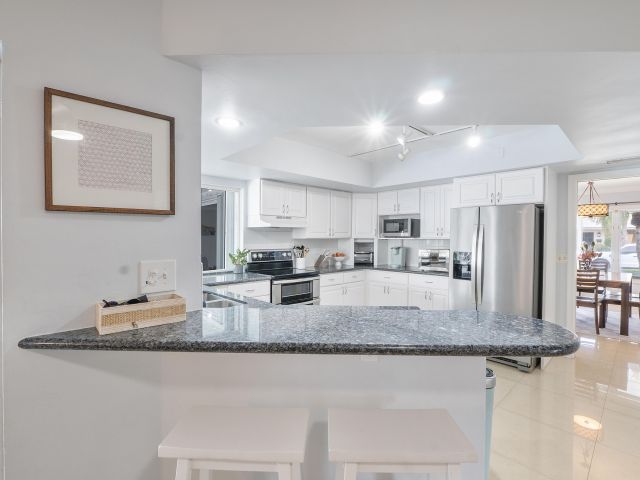 Home for rent at 772 Apple Tree Lane - photo 6749025