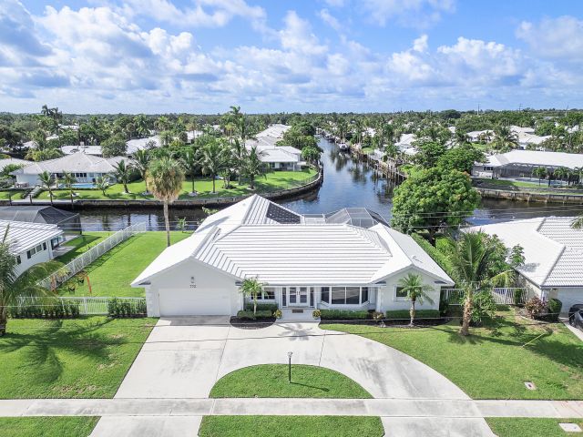 Home for rent at 772 Apple Tree Lane - photo 6749036