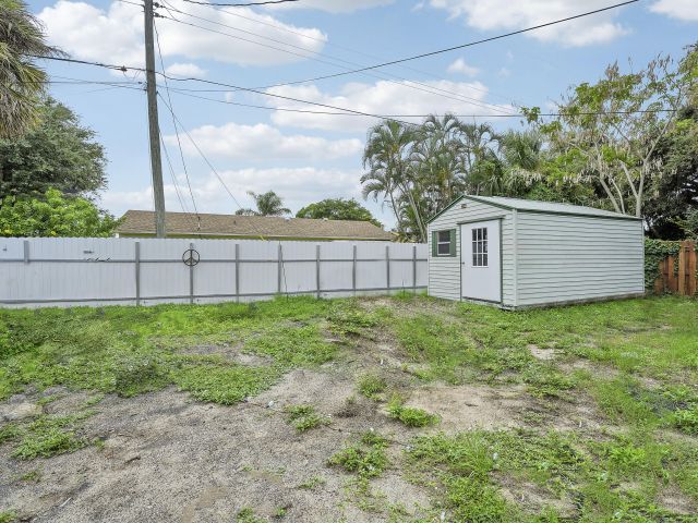 Home for rent at 3401 F Avenue - photo 6316680