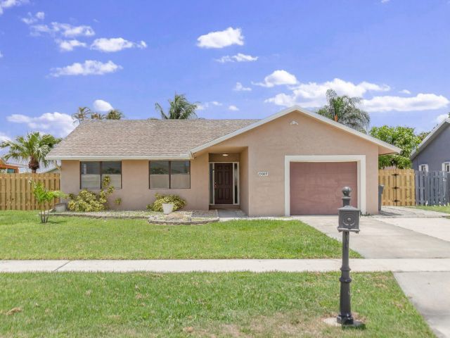 Home for rent at 23089 SW 55th Avenue - photo 6895056