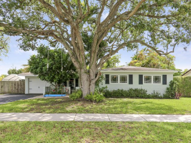 Home for sale at 10421 SW 107th Street - photo 6373352