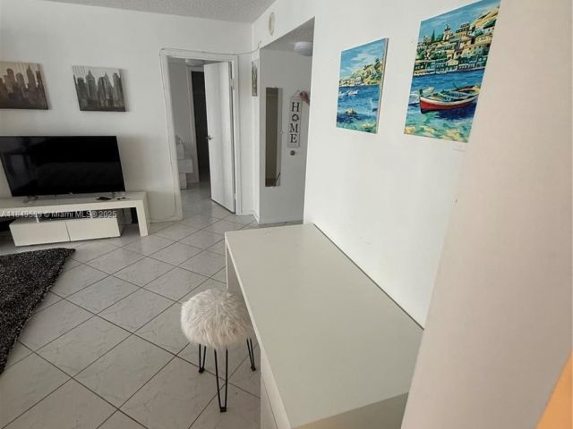 Apartment for sale  Unit #1611 - photo 7432697